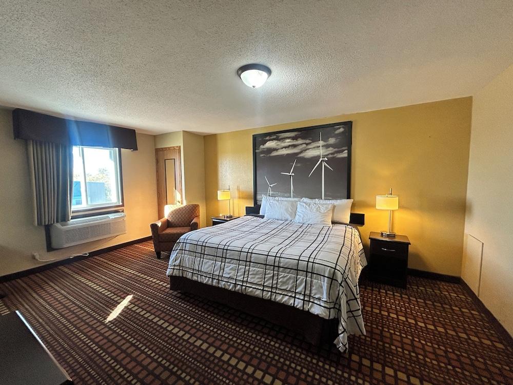 King Suite - Relax Inn & Suites in Adair